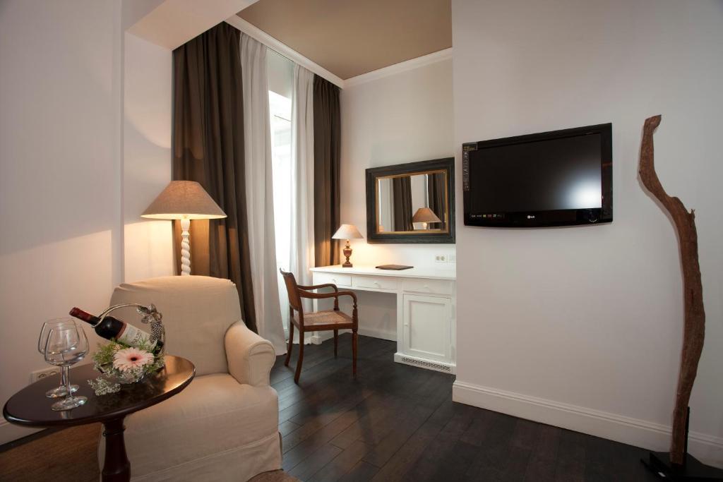 Suite with Sea View and Balcony